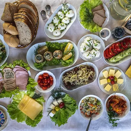 リゾート Wiking-osrodek Wypoczynkowo-szkoleniowy ヤンタル