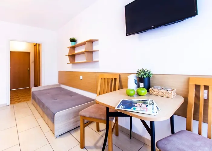 Wiking-osrodek Wypoczynkowo-szkoleniowy *